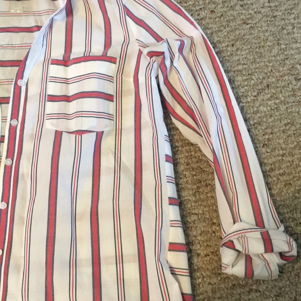Button down - Picture 2 of 2